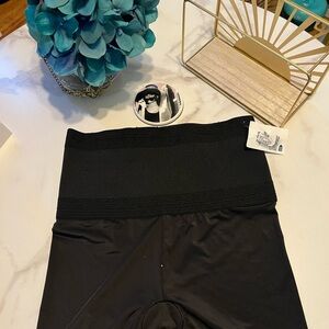 Valentina Black High-Rise Shaped L